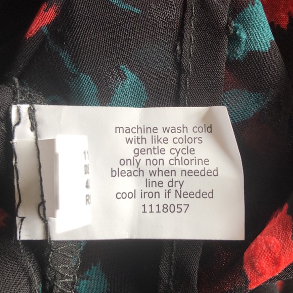 Lane Byrant No-Peek Black Floral Blouse 26/28 NWT - Picture 4 of 5